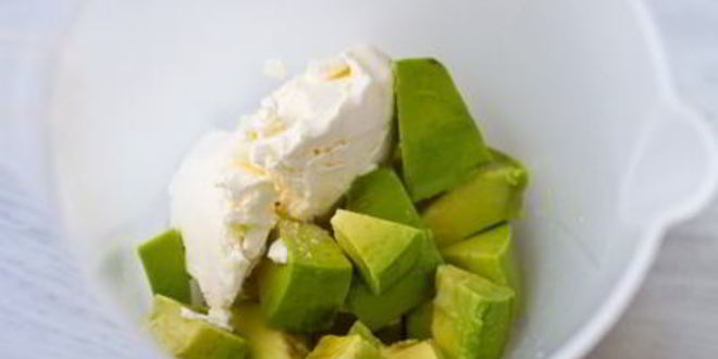 Рецепт тартара из лосося с кремом из авокадо