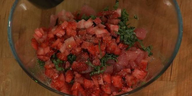 Рецепт тартара из тунца со свежей клубникой