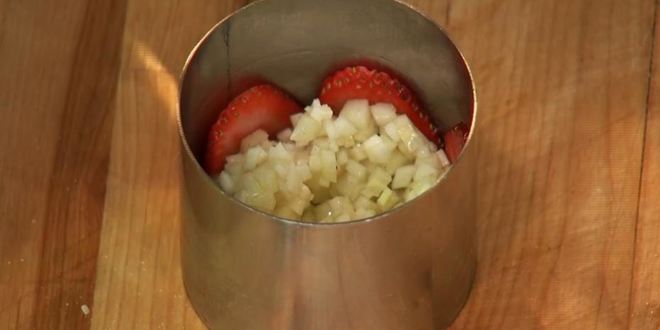 Рецепт тартара из тунца со свежей клубникой