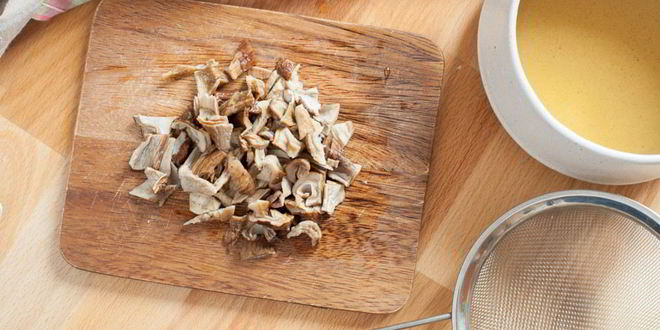 Рецепт борща с белыми грибами