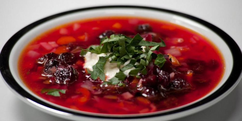 Как приготовить борщ с вишней