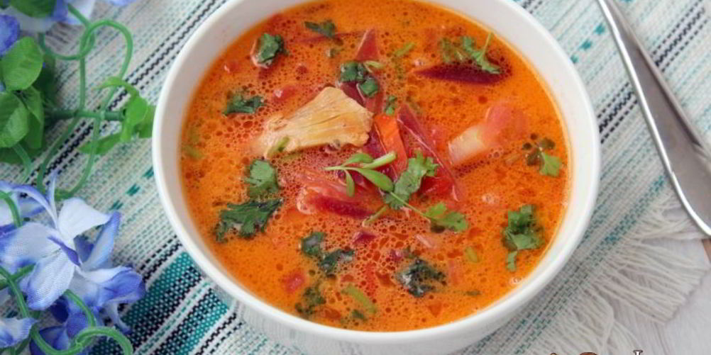 Как приготовить борщ со сметаной на курином бульоне