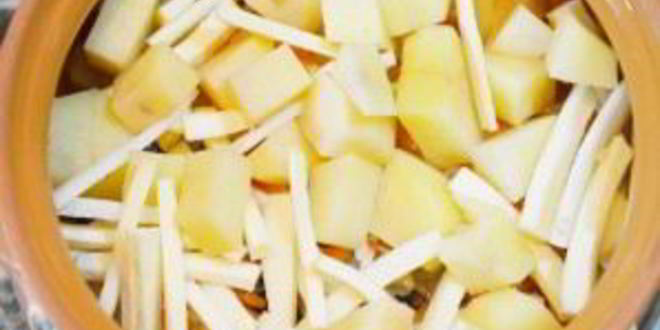 Рецепт борща в горшочке