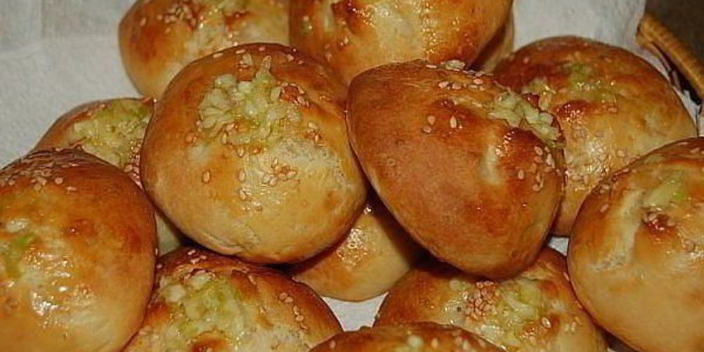 Как приготовить домашние чесночные пампушки к борщу