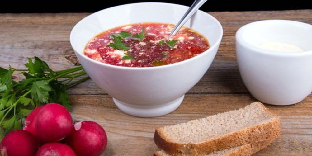 Как приготовить холодный борщ с редиской