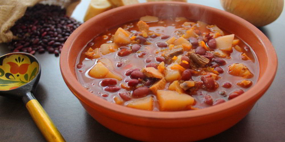 Как приготовить фасолевый суп на говяжьем бульоне со свининой