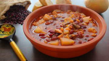 Рецепт Фасолевого супа на говяжьем бульоне со свининой