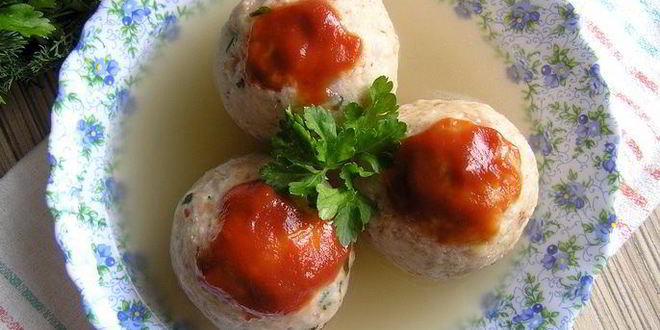 Рецепт канедерли из хлеба и колбас в бульоне