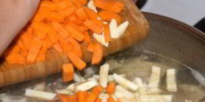 Рецепт картофельного супа на курином бульоне