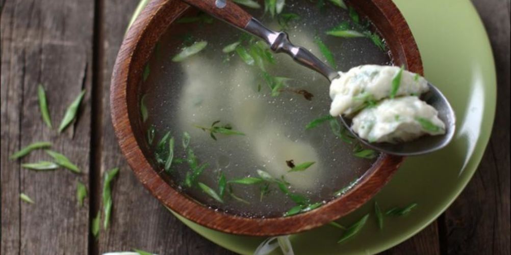 Как приготовить куриный бульон с заварными клецками