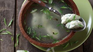 Рецепт Куриного бульона с заварными клецками