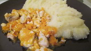 Рецепт Курицы тушеной с морковью в бульоне