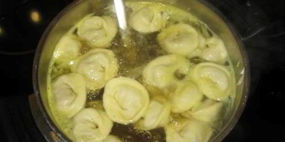 Как приготовить пельмени с бульоном