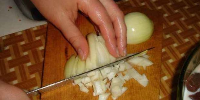 Рецепт пельменей в горшочках с печенью и бульоном