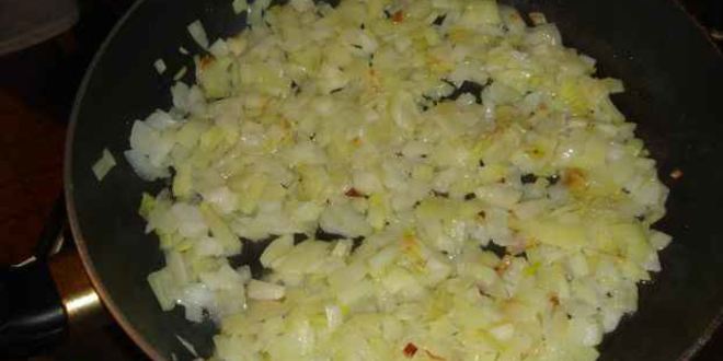 Рецепт пельменей в горшочках с печенью и бульоном