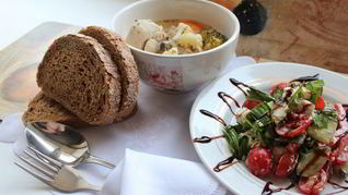 Рецепт Супа из черемши на курином бульоне