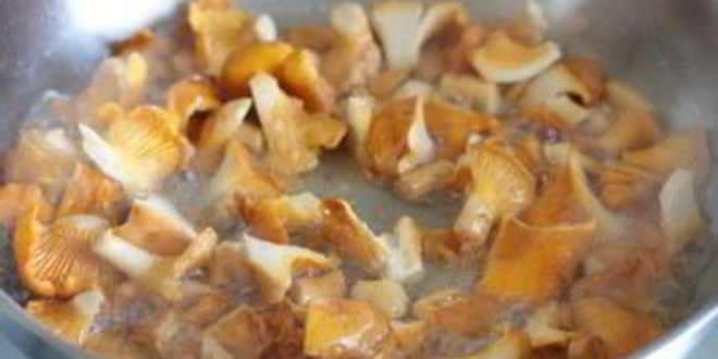 Рецепт чесночного крема-супа с лисичками