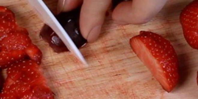 Рецепт гаспачо с клубникой и виноградом