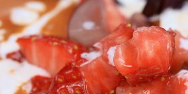 Рецепт гаспачо с клубникой и виноградом