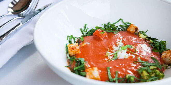 Рецепт гаспачо с крабовыми палочками