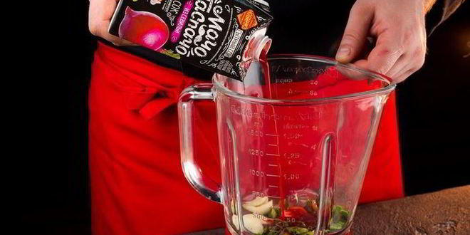 Рецепт свекольного гаспачо с козьим сыром