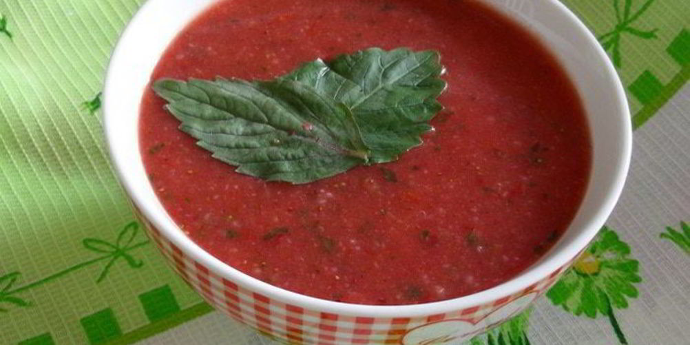 Как приготовить томатно-клубничный гаспачо