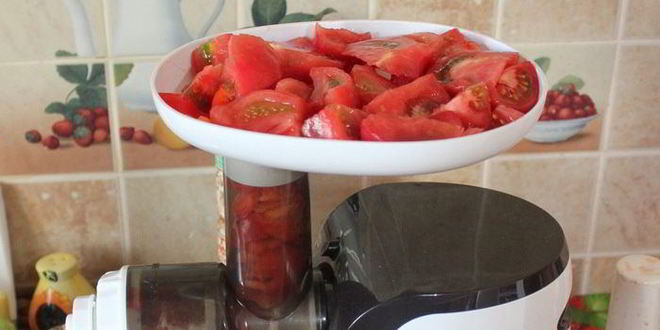 Рецепт томатна-вишневого гаспачо в стаканах