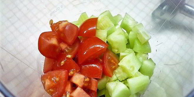 Рецепт вишнева-малинового гаспачо