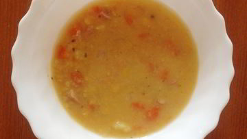 Рецепт Горохового супа с беконом и свиными ребрышками