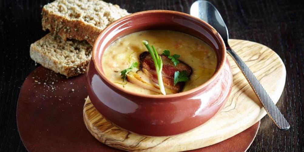 Как приготовить гороховый суп с копченой свиной щекой