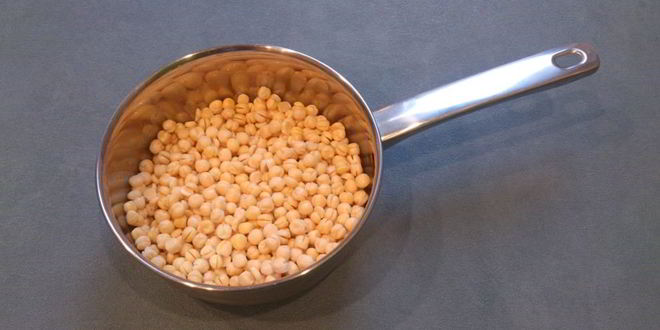 Рецепт горохового супа с копченостями в хлебе