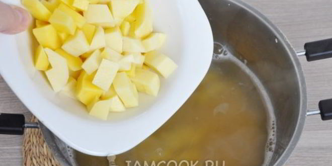 Рецепт горохового супа с копчеными крылышками