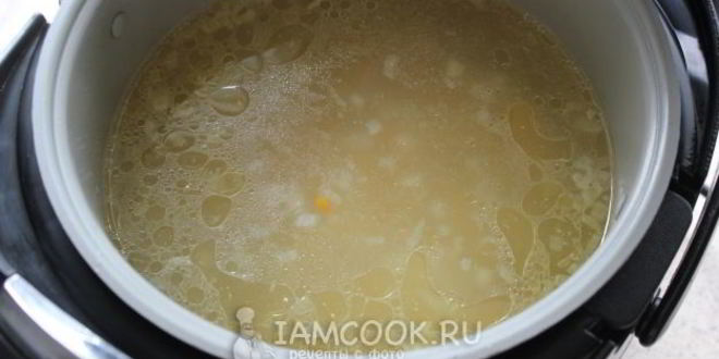 Рецепт горохового супа с копчеными ребрышками в мультиварке