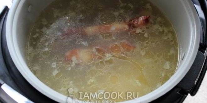 Рецепт горохового супа с копчеными ребрышками в мультиварке