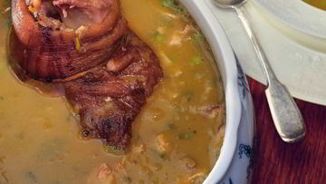 Рецепт Горохового супа с мятой и свиной рулькой