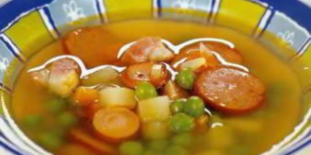 Как приготовить гороховый суп с сосисками