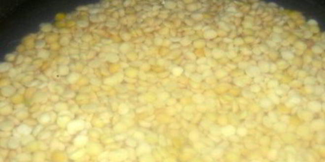 Рецепт легкого горохового супа с чесночными гренками