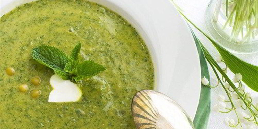 Как приготовить свежий горохово-мятный суп