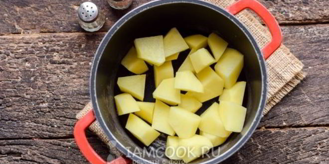 Рецепт картофельного супа с беконом и сушеными грибами