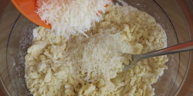 Рецепт холодного красного супа с ароматной крошкой