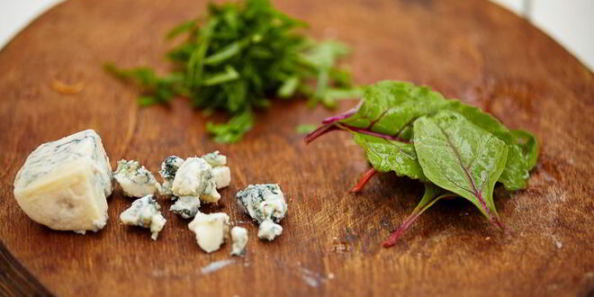 Рецепт холодного крема-супа из свеклы с щавелем