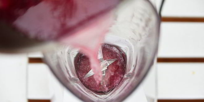 Рецепт холодного крема-супа из свеклы с щавелем