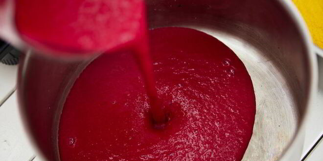 Рецепт холодного крема-супа из свеклы с щавелем