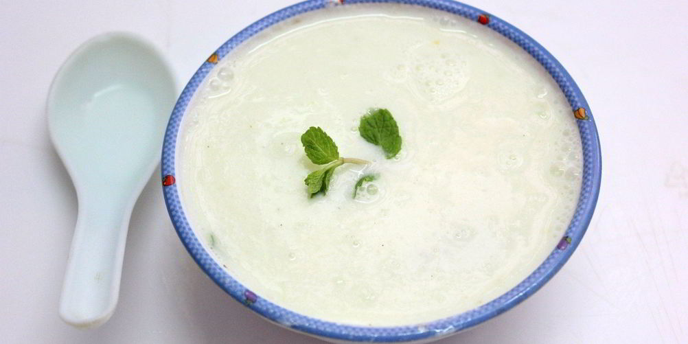 Как приготовить холодный огуречный суп