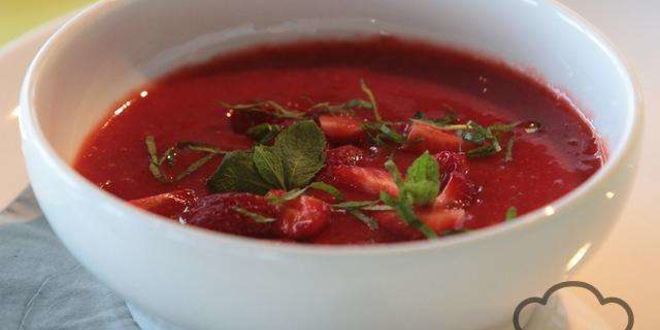 Рецепт холодного сладкого супа с клубникой и ревенем