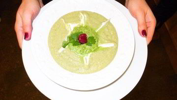 Рецепт Холодного супа из авокадо с приправой из кинзы