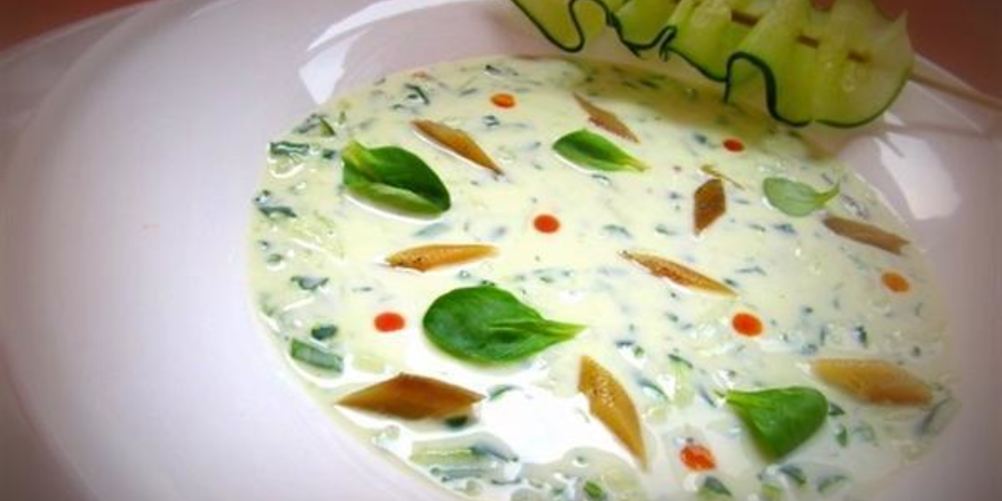 Как приготовить холодный суп с огурцом и копченой рыбой