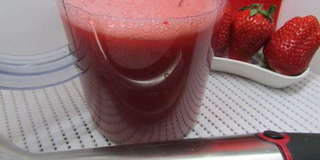 Рецепт клубнично-лимонного холодный суп с нежными клецками