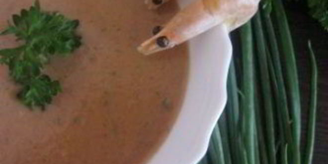 Рецепт пряного холодного супа из огурца с креветками