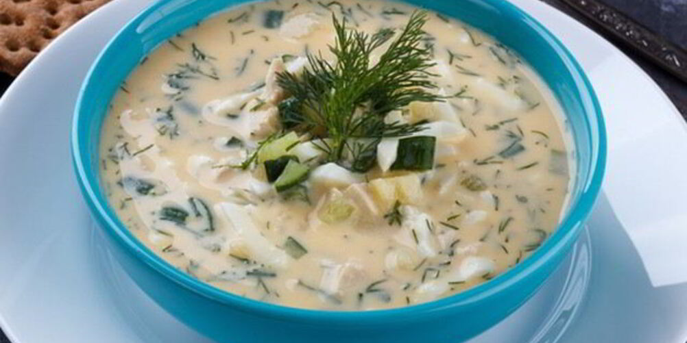 Как приготовить диетическую окрошку на йогурте с куриной грудкой